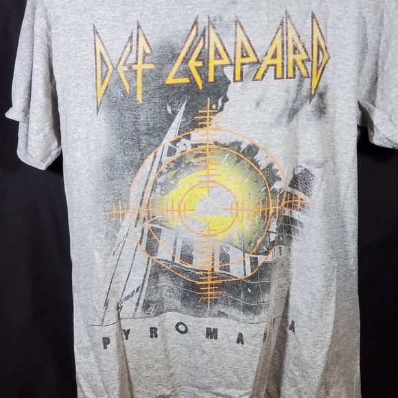 Def  Leppard - Picture 3 of 3